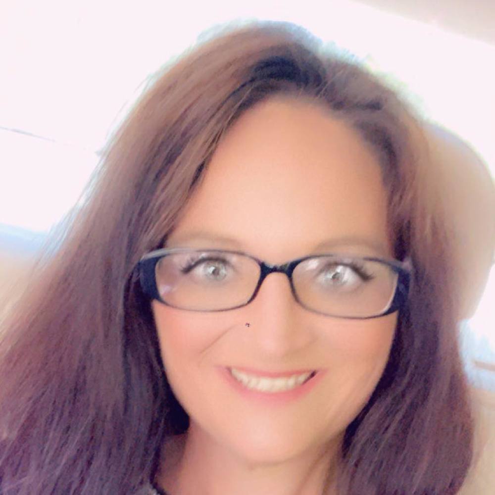 Meet your Posher, Crystal